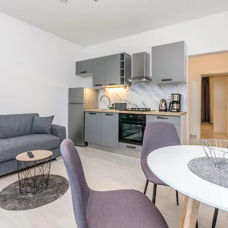 Apartman Awesome In With Wifi Turanj