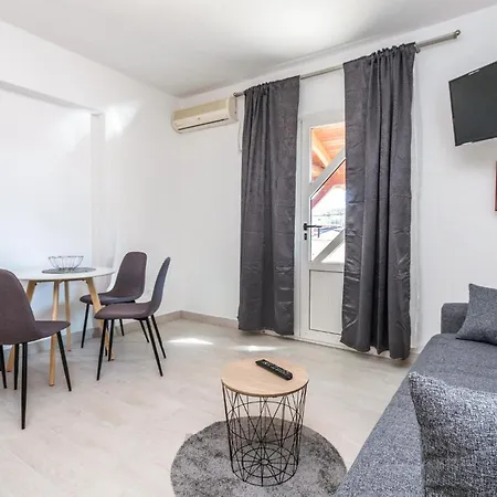 Apartment Awesome In With Wifi Turanj